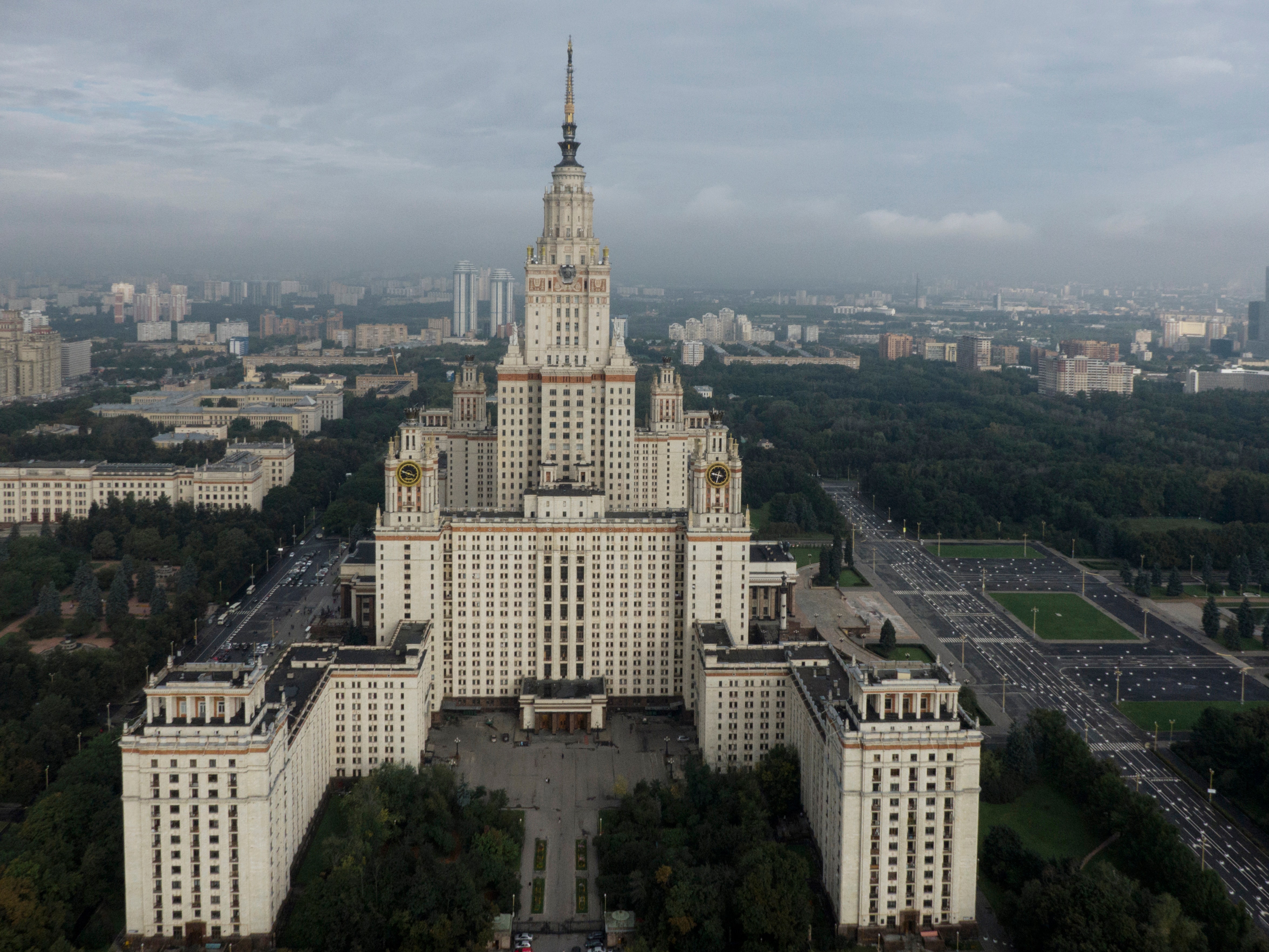 Сталинские высотки в Москве МГУ