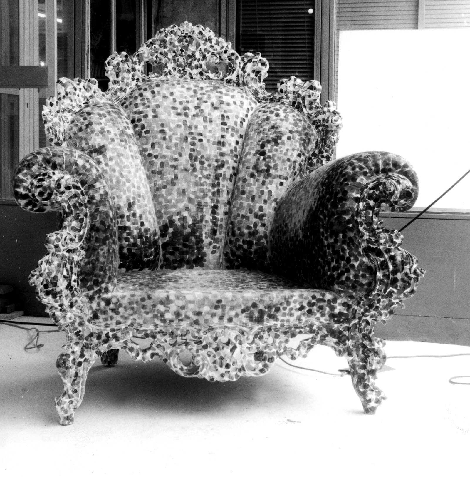 Премьера иконы дизайна XX века — кресла Proust по дизайну Алессандро Мендини для Cappellini. Фото 1979 года.