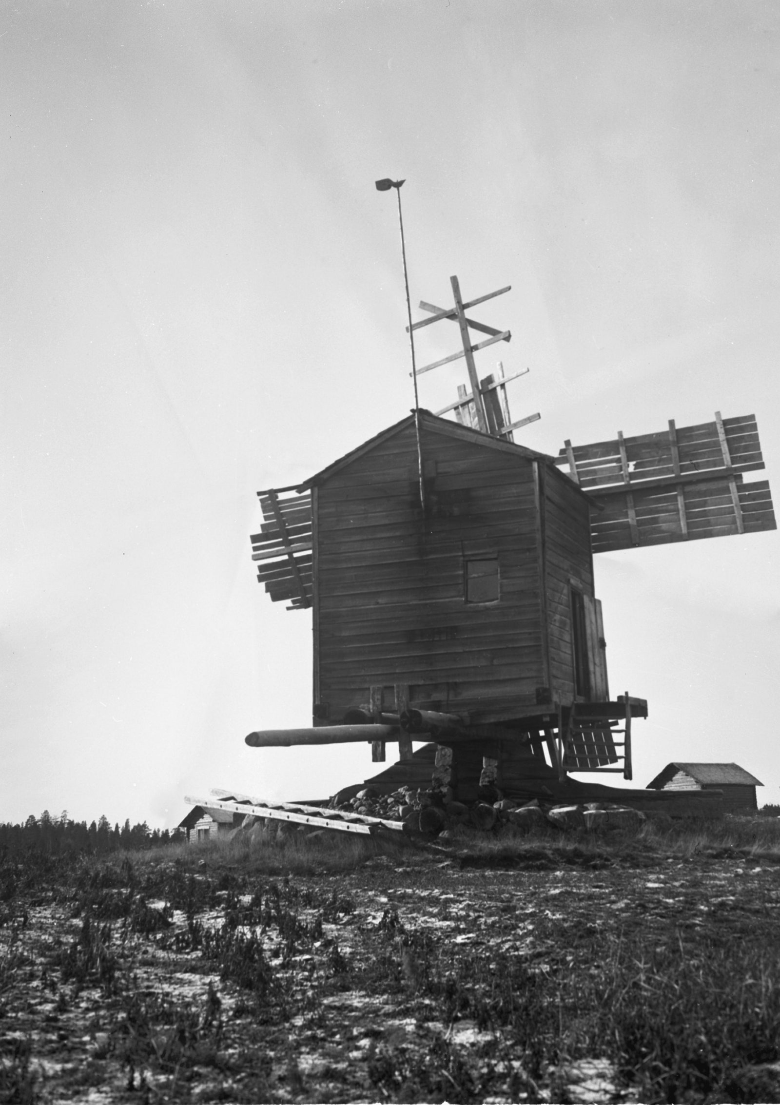 Ветряная мельница Прокко Поттонен Хауккасаари. 1941. Фото Хельми Каарина. Finnish Heritage Agency.