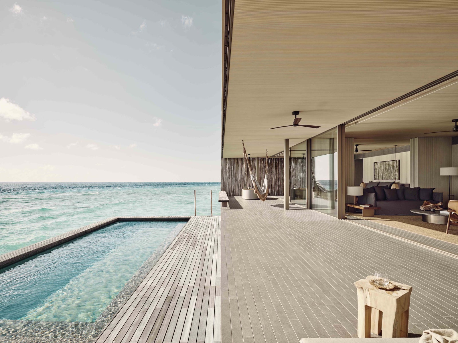 Модернизм на Мальдивах отель по проекту Марсиу Когана