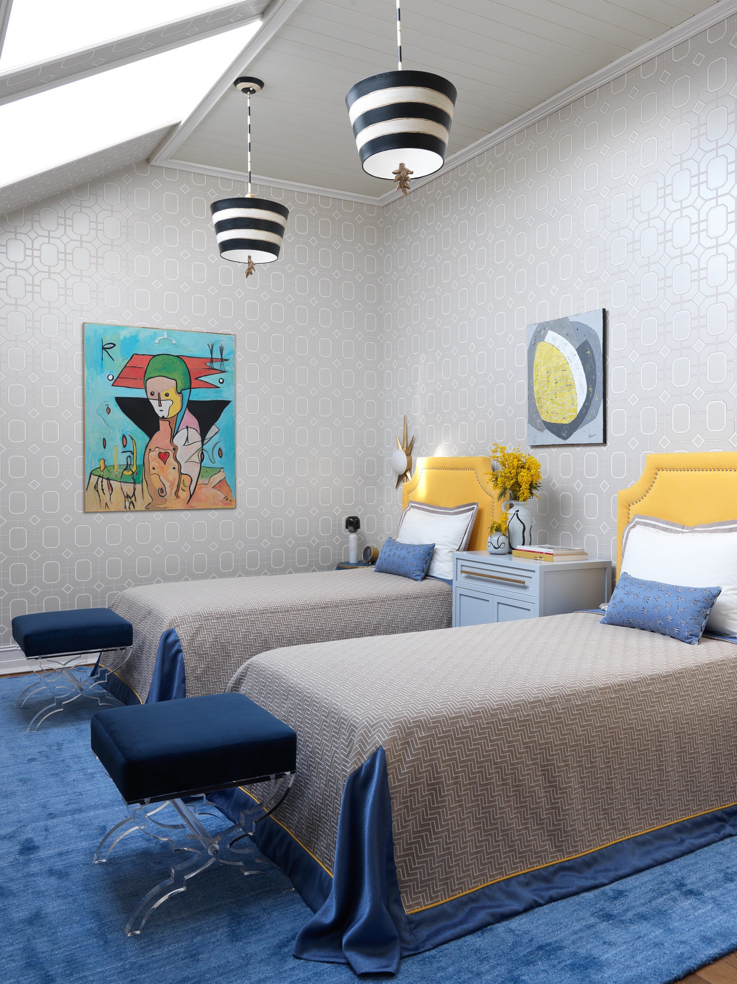 Детская. Кровати выполнены на заказ в мастерской Good Beds. Покрывала сшиты из ткани Nobilis Atelier SaintGermain в...