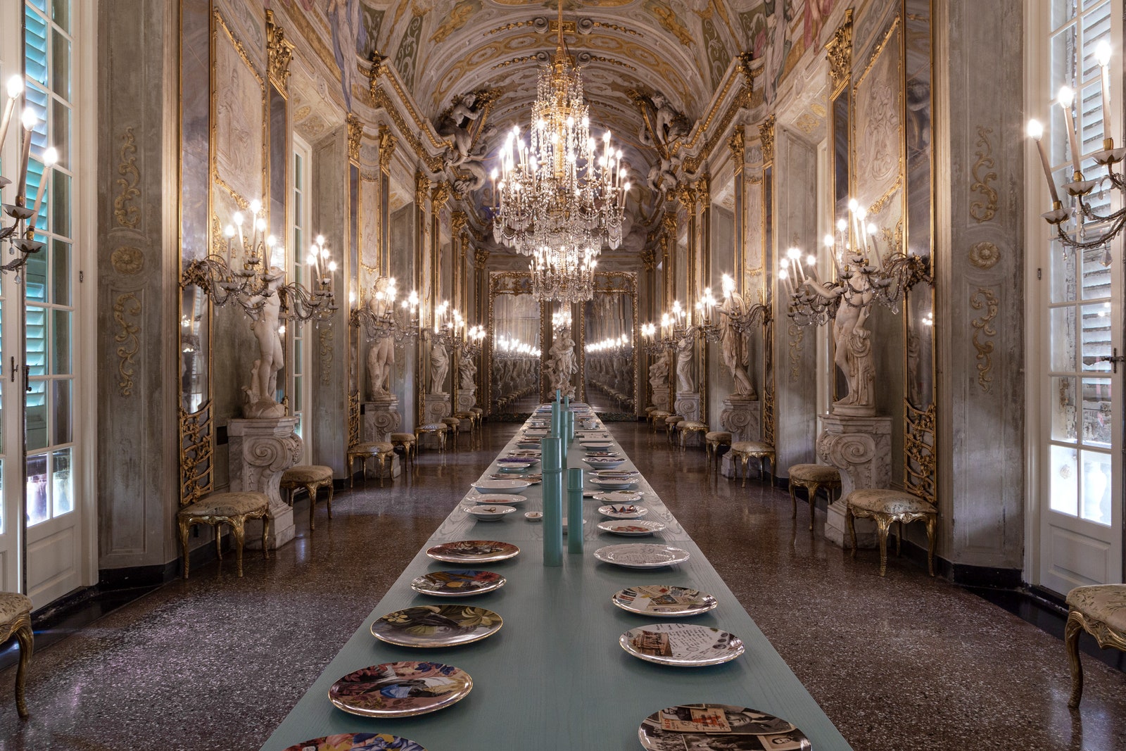 Выставка в честь дизайнера Вито Неста в Королевском дворце в Генуе