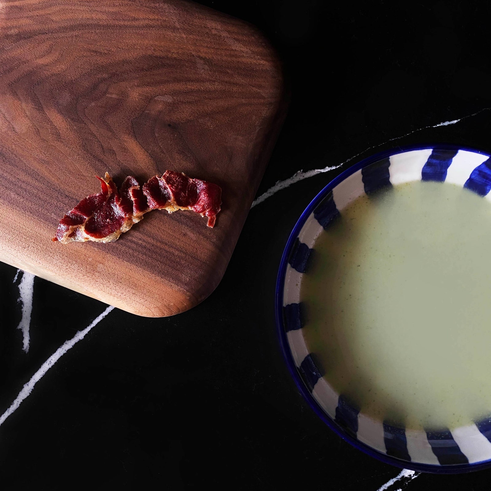 Рецепт холодного супа с дыней кедровыми орешками и ветчиной