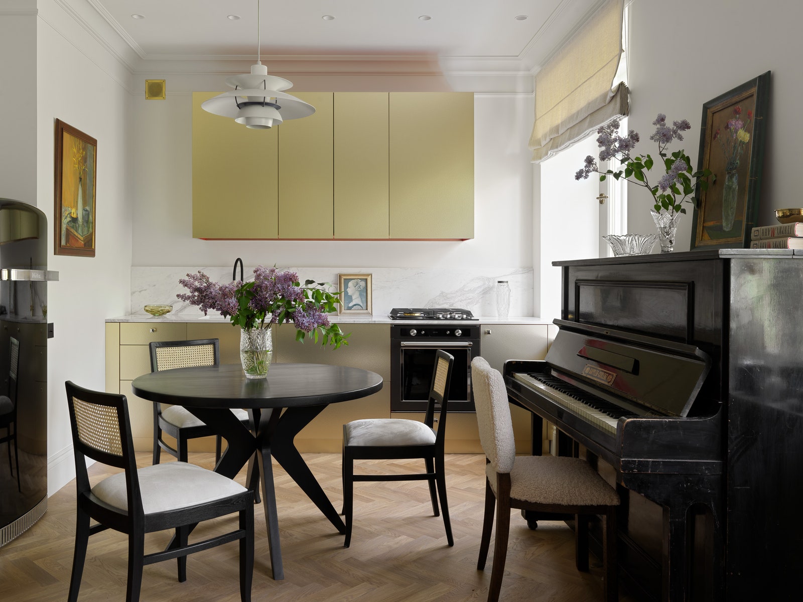 Квартира актрисы Насти Цветаевой в московской “сталинке”, 56 м²