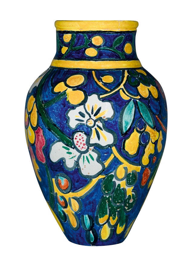 Декоративная ваза Мориса де Вламинка экспонировалась на выставке “Не живопись”.