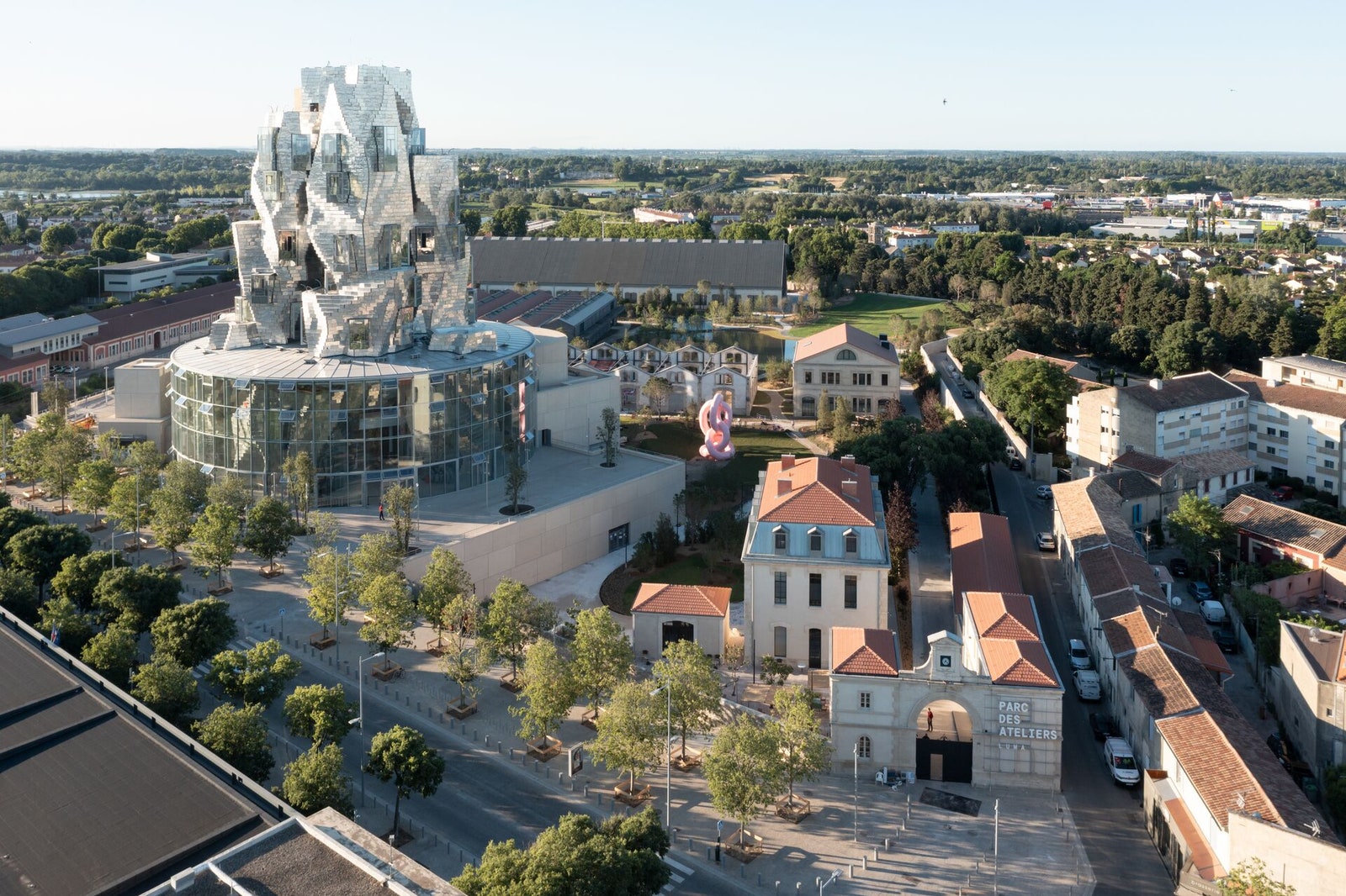 Архитектура в объективе башня Luma Arles в фотопроекте Ивана Баана