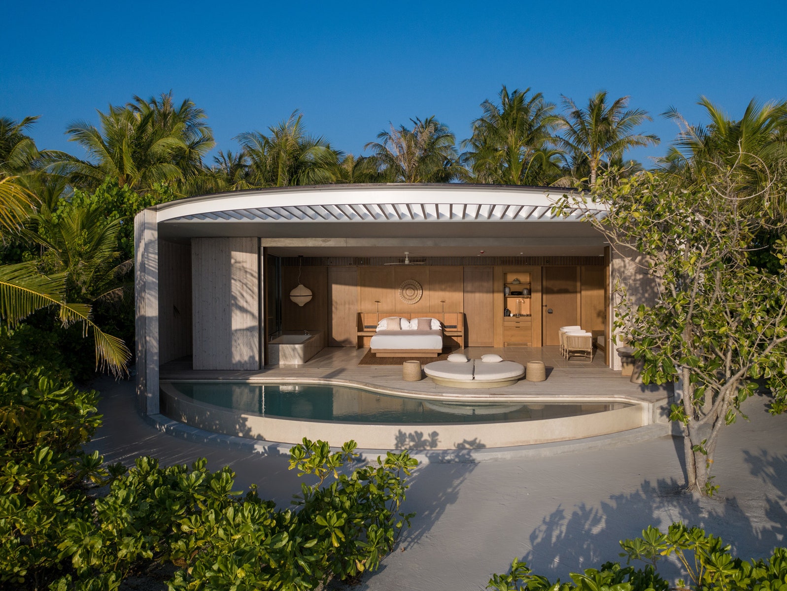 Новый отель The Ritz-Carlton Maldives на островах Фари