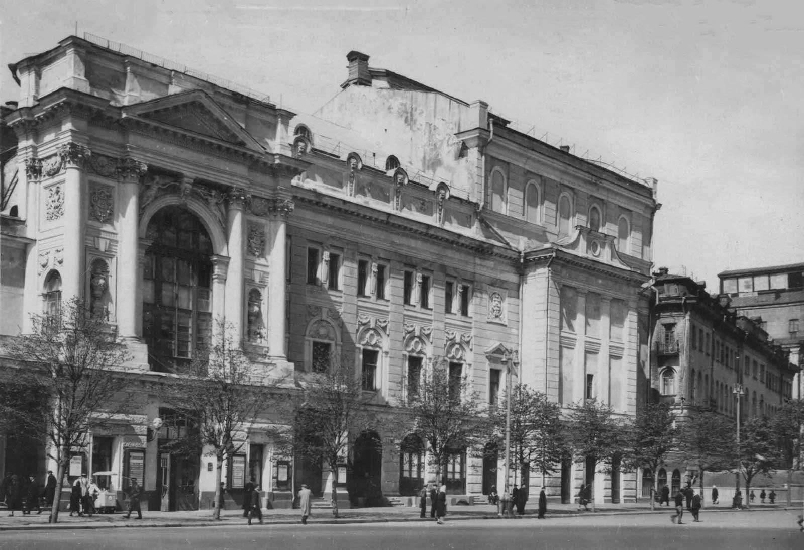 100 лет Российскому академическому Молодежному театру 10 главных фактов
