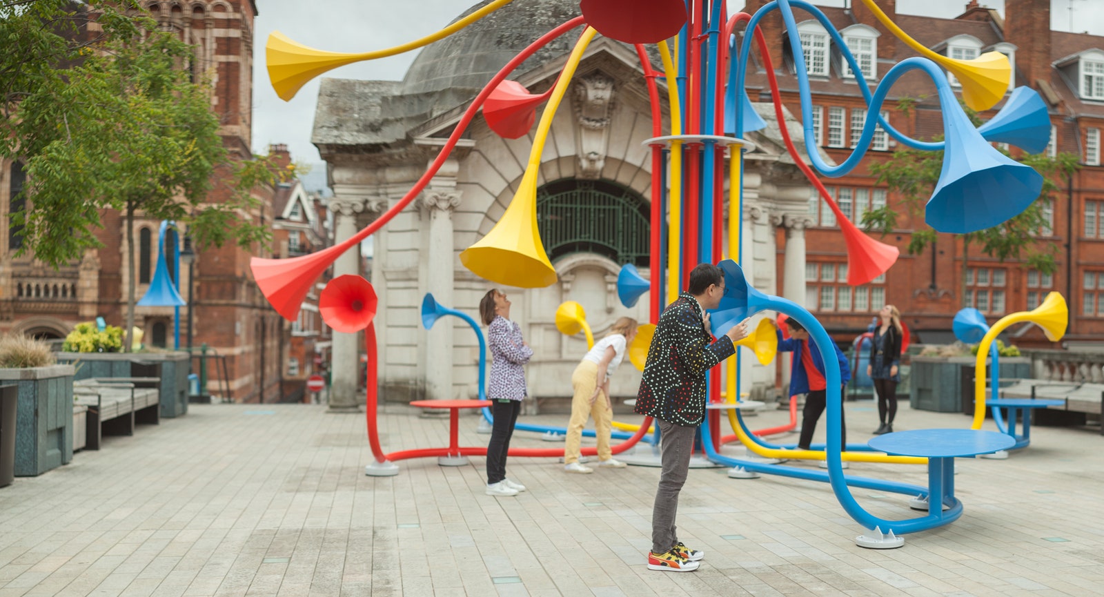 Интерактивная инсталляция Юри Судзуки в центре Лондона
