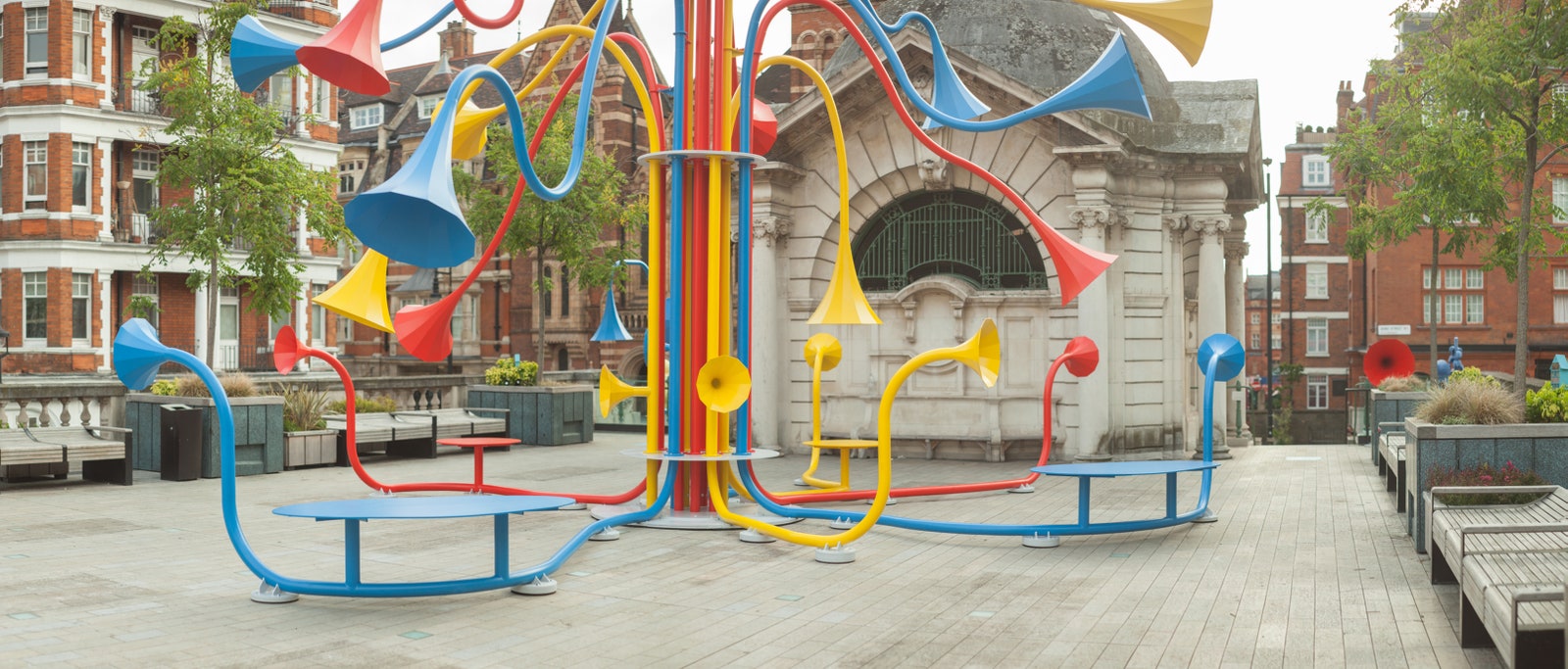 Интерактивная инсталляция Юри Судзуки в центре Лондона