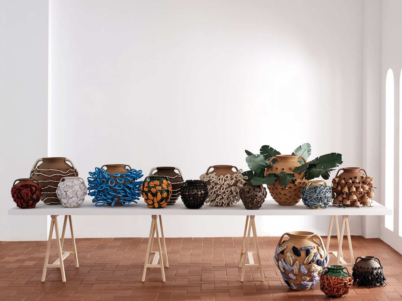 “Плетеные” вазы от Loewe