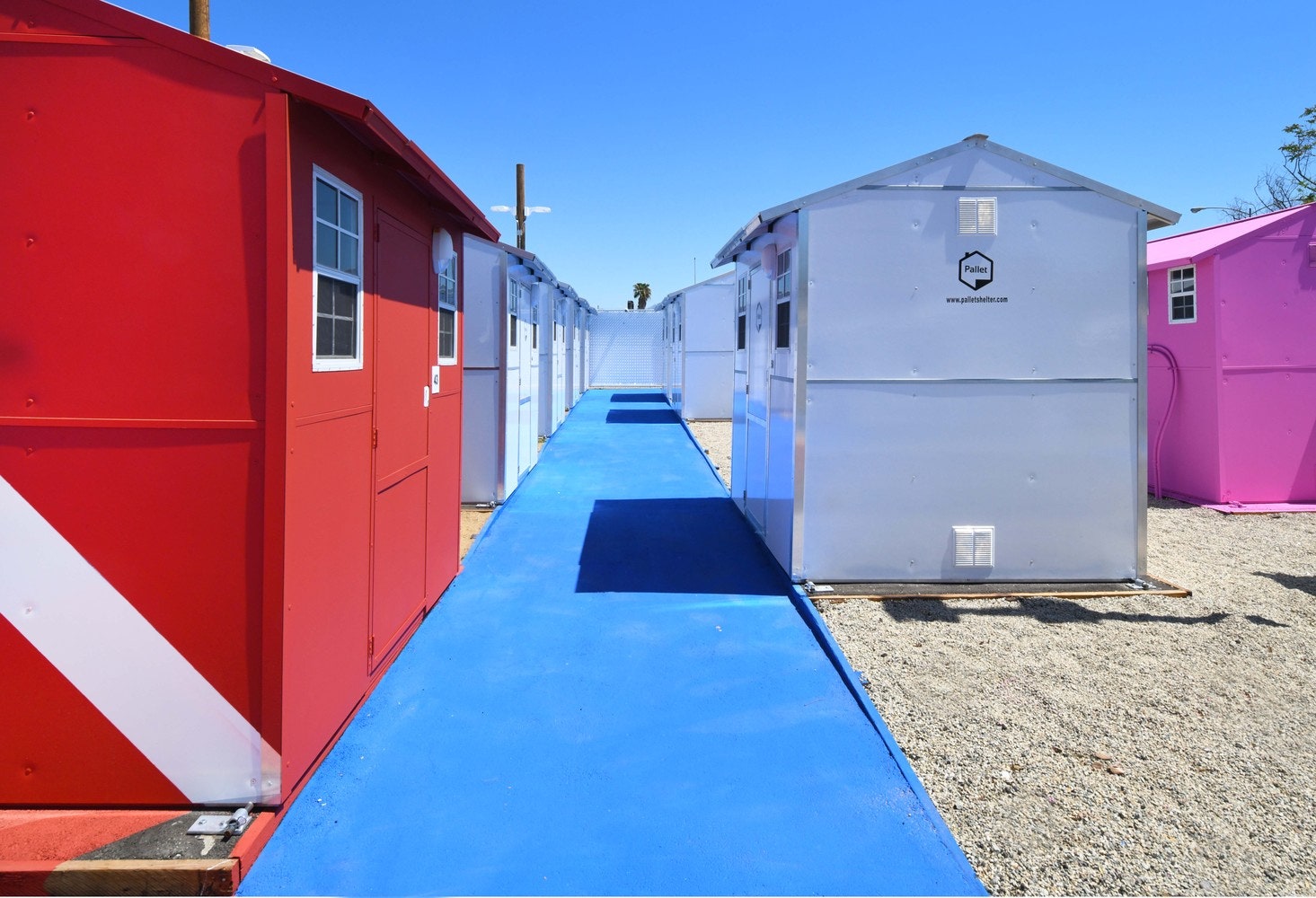 Поселок для бездомных в ЛосАнджелесе по проекту Lehrer Architects