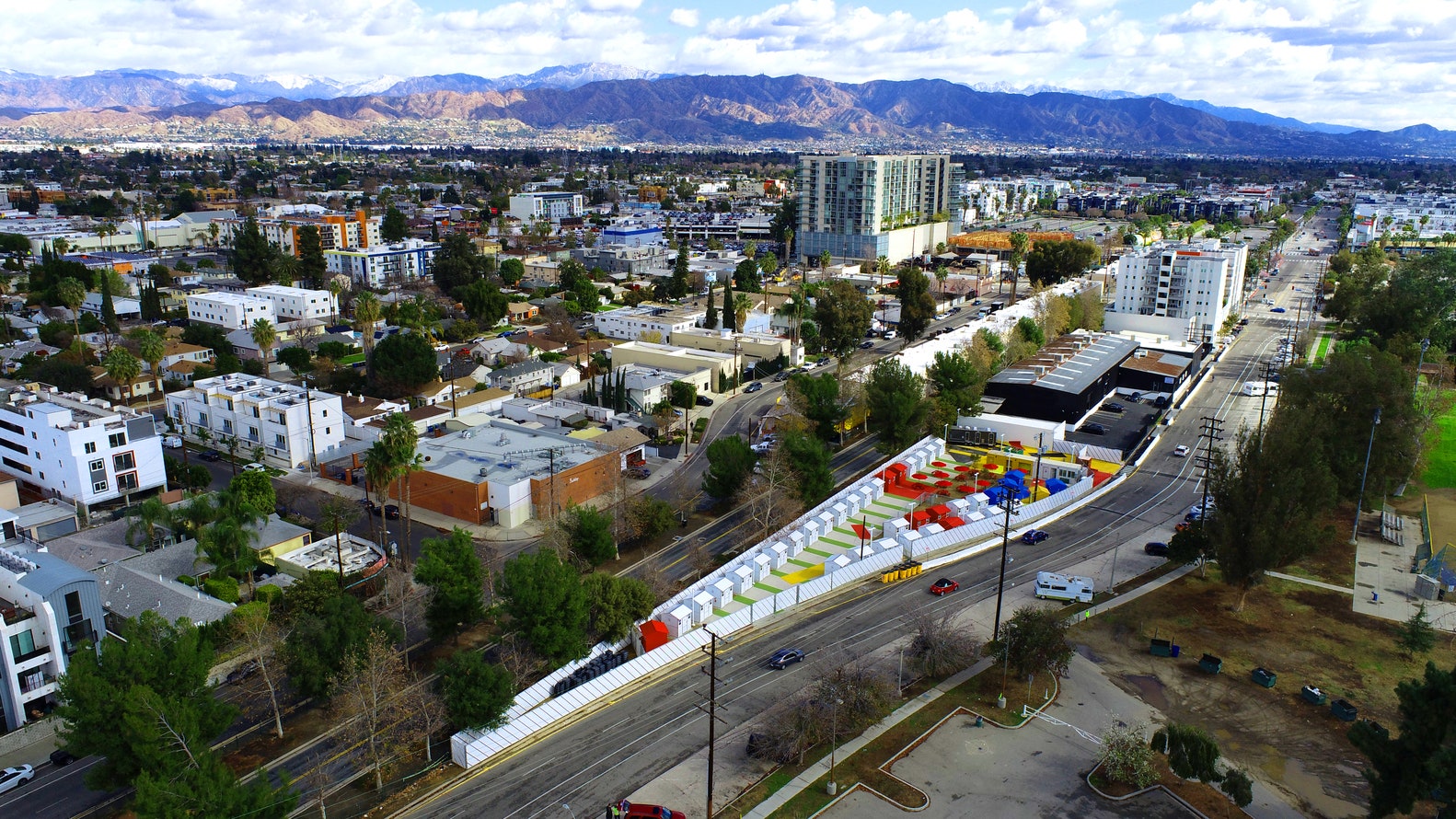 Поселок для бездомных в ЛосАнджелесе по проекту Lehrer Architects