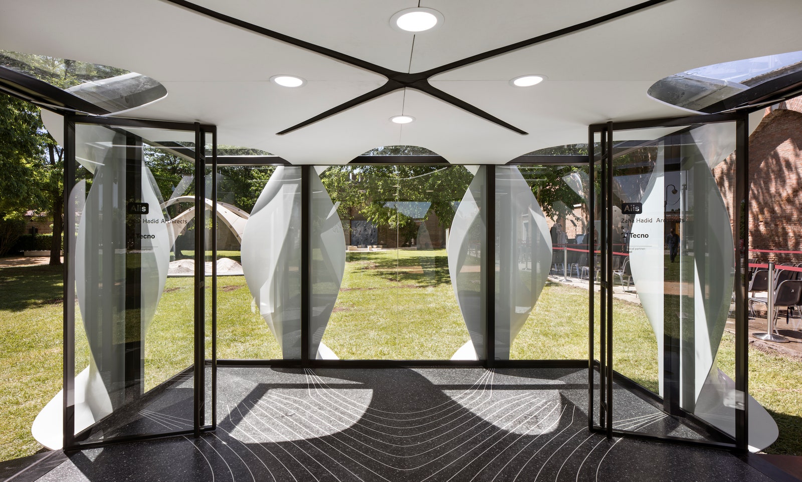 Мобильный конференцзал от Zaha Hadid Architects на Венецианской архитектурной биеннале