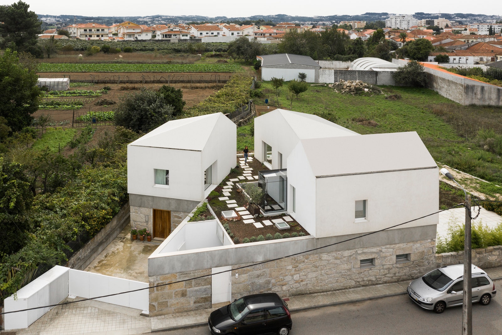 Дом с садом на крыше в Португалии