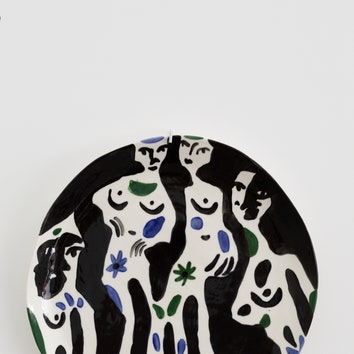 “Бульвар Софи Варен”: выставка расписных керамических предметов от сестер Чельцовых в Lobby