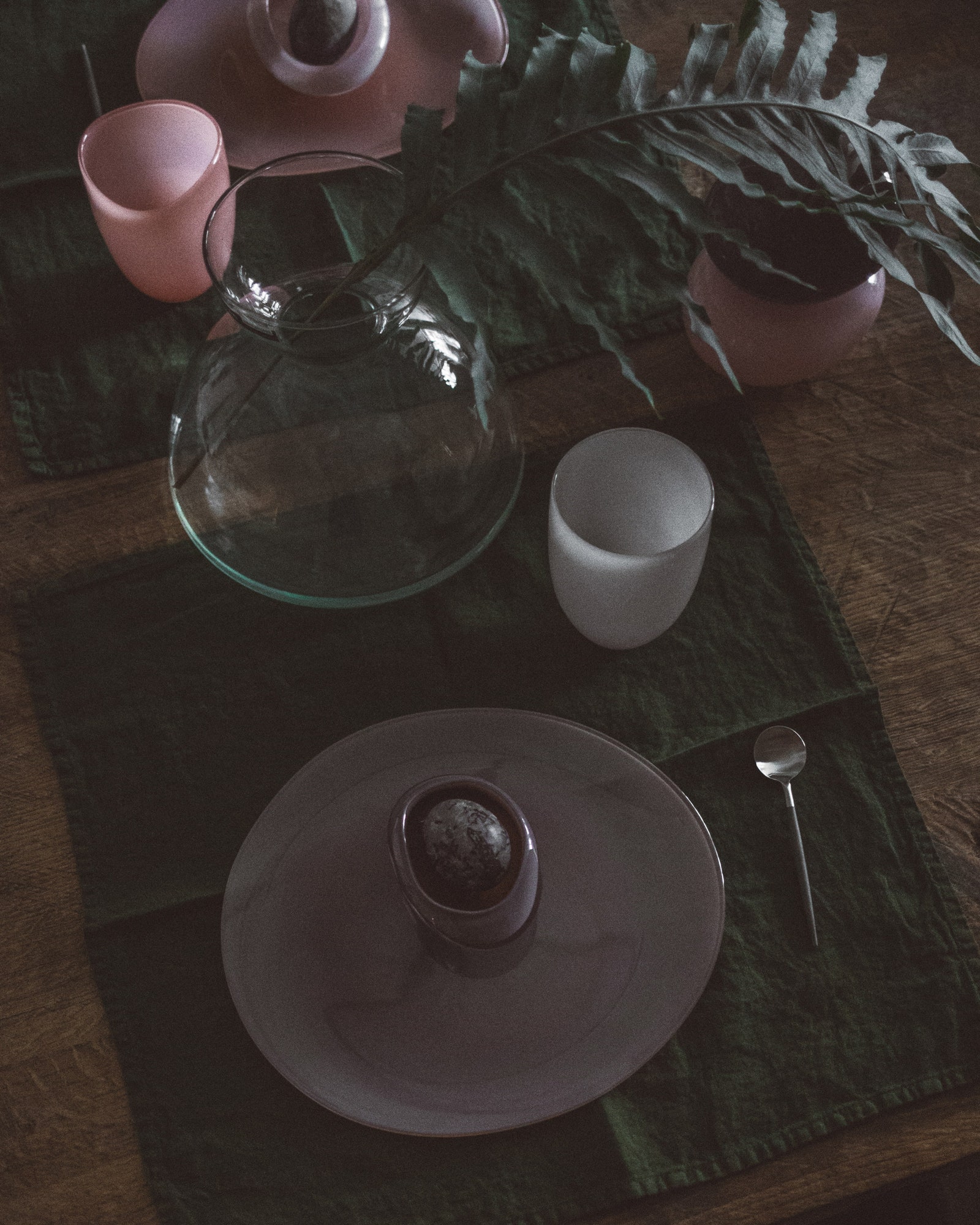 Как сервировать стол на Пасху 3 варианта декора от Натальи Масловой и Анастасии Комаровой