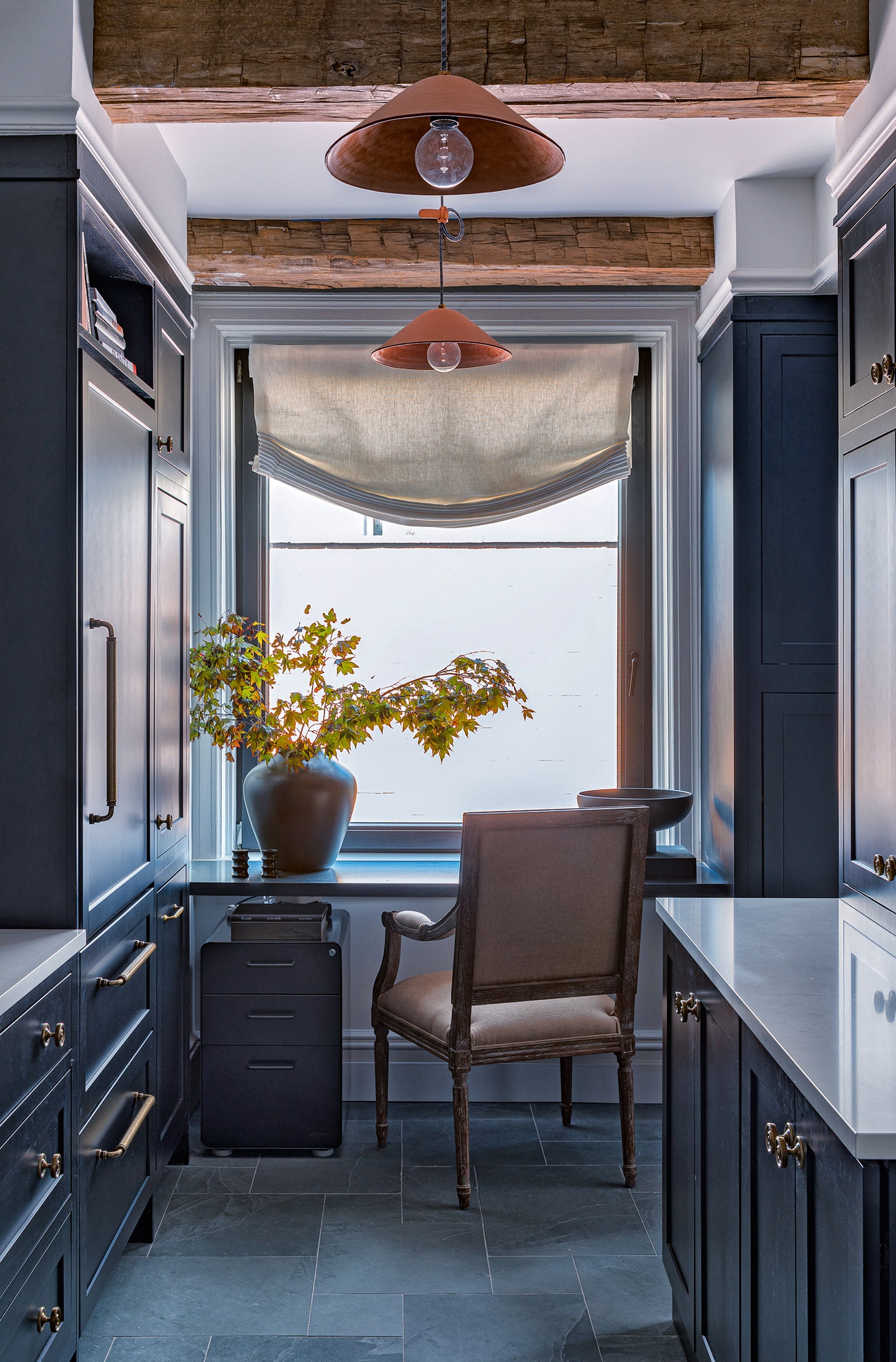 Квартира на Манхэттене с интерьером по дизайну Кристал Синклер Crystal Sinclair Designs. Фото Sean Litchfield.