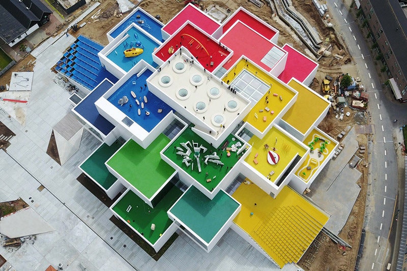 LEGO House Биллунн Дания. Архитектор Бьярке Ингельс. Год открытия 2017. www.legohouse.com