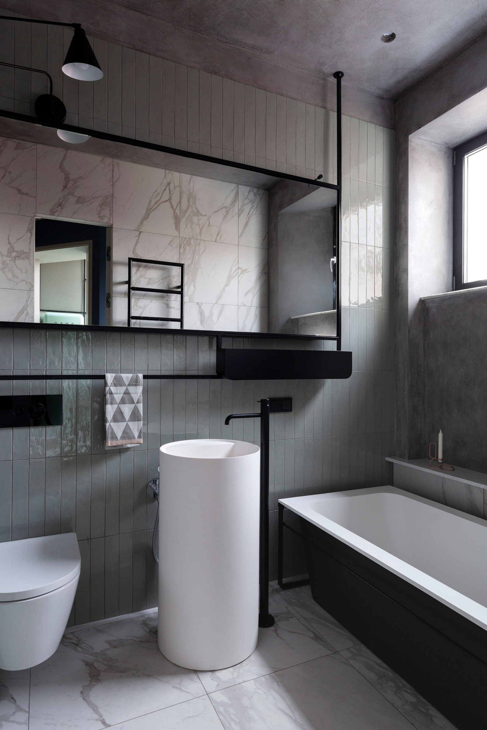Интерьер ванной комнаты по проекту Ze|Workroom Studio.