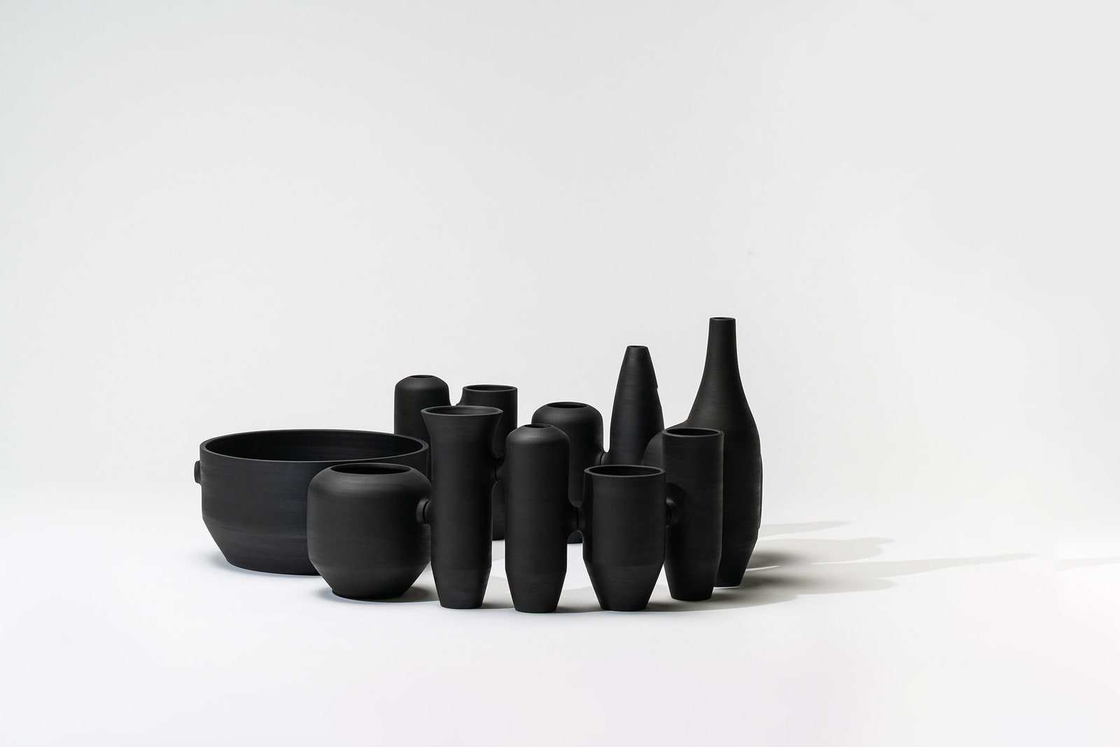 Черная керамика по дизайну Ноэ ДюшафурЛоранса