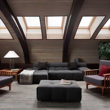 Дизайн мансарды: 10 примеров обустройства пространства под крышей
