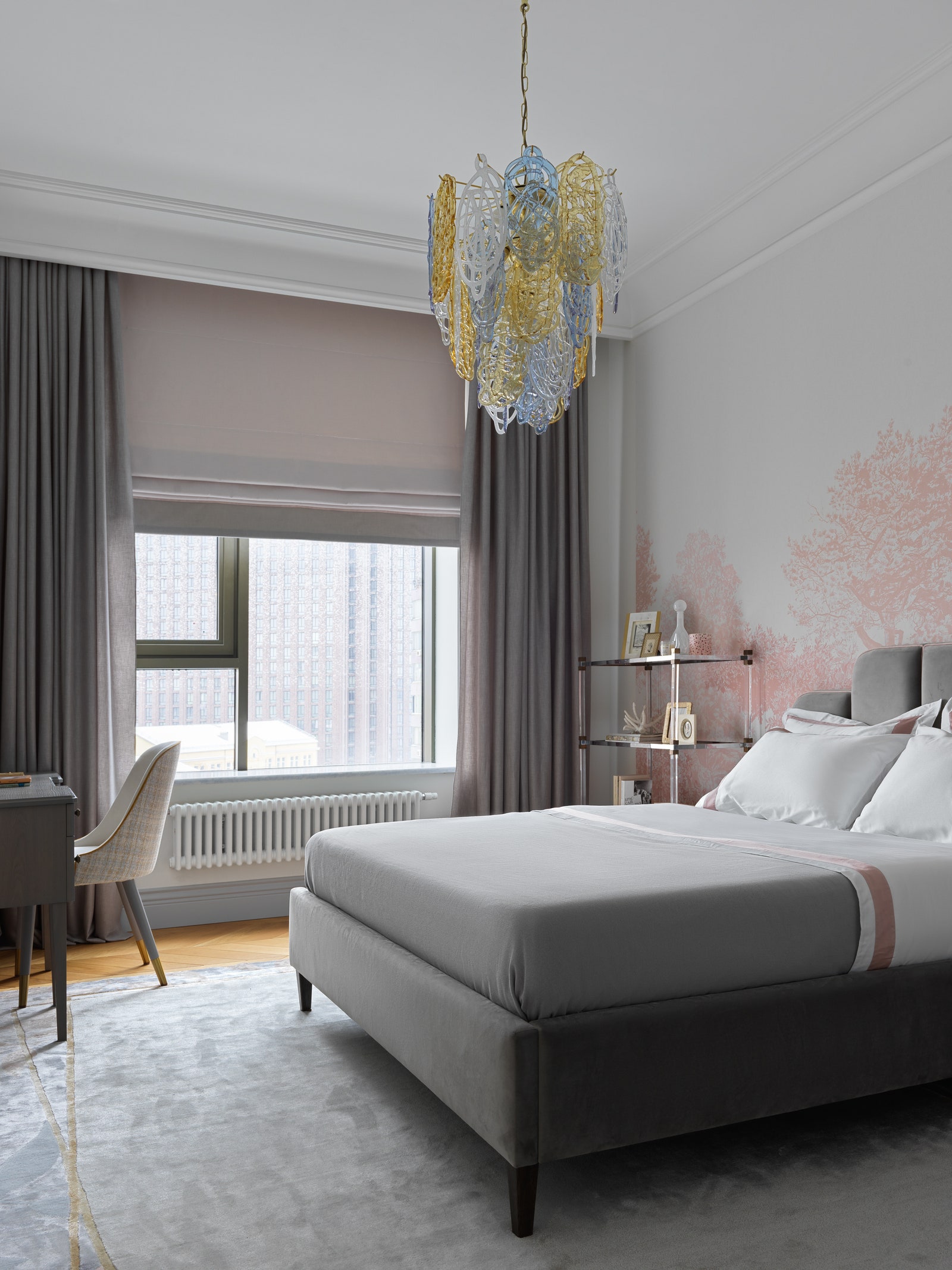 Квартира с винтажной мебелью 130 м²