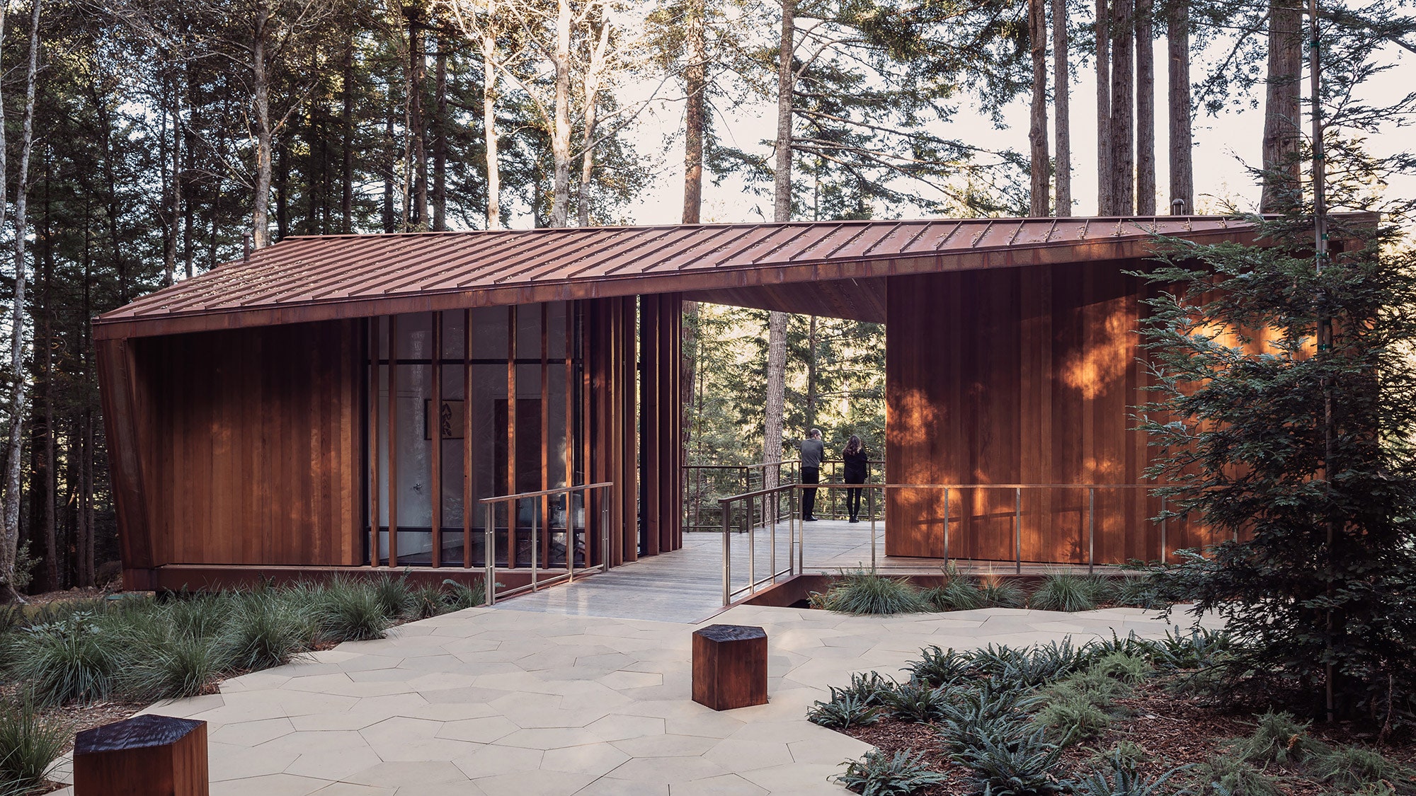 Центр для посетителей в мемориальном лесу в Калифорнии