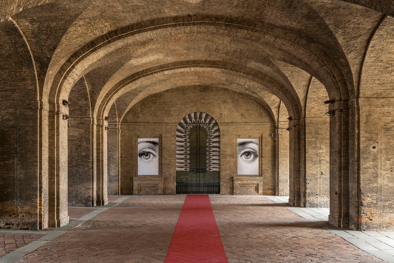 Открытие выставки Fornasetti Theatrum Mundi во дворце Пилотта