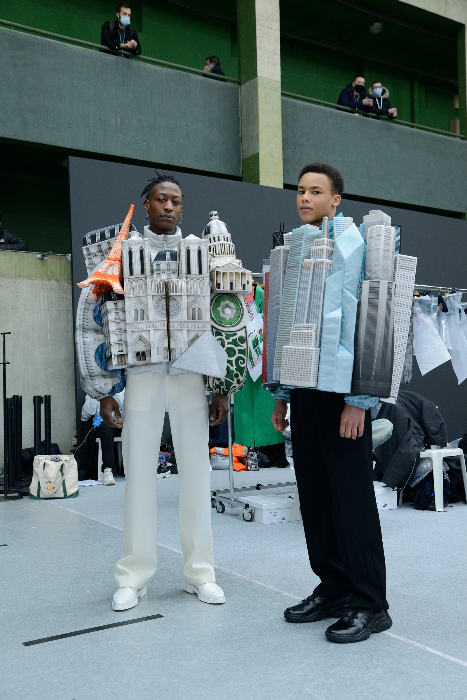 Пуховики с достопримечательностями мегаполисов в новой коллекции Louis Vuitton
