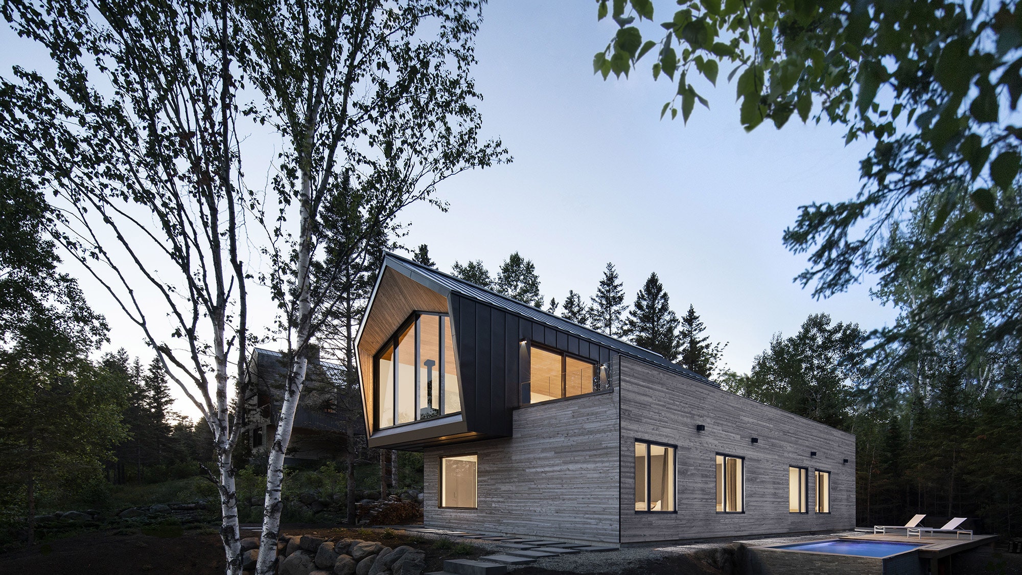 Туристический дом с видом на реку в Канаде