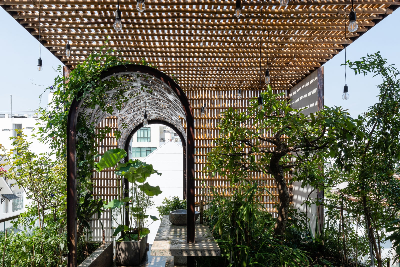 Дом с бамбуковым фасадом в Хошимине