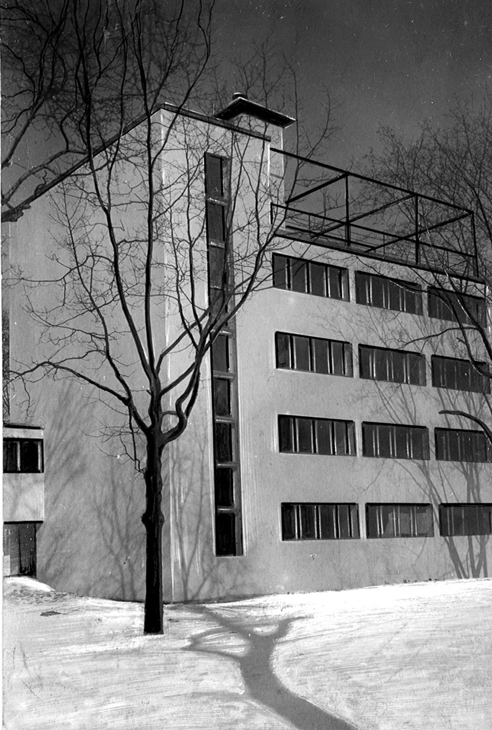 Архивная фотография южного фасада коммунального корпуса.