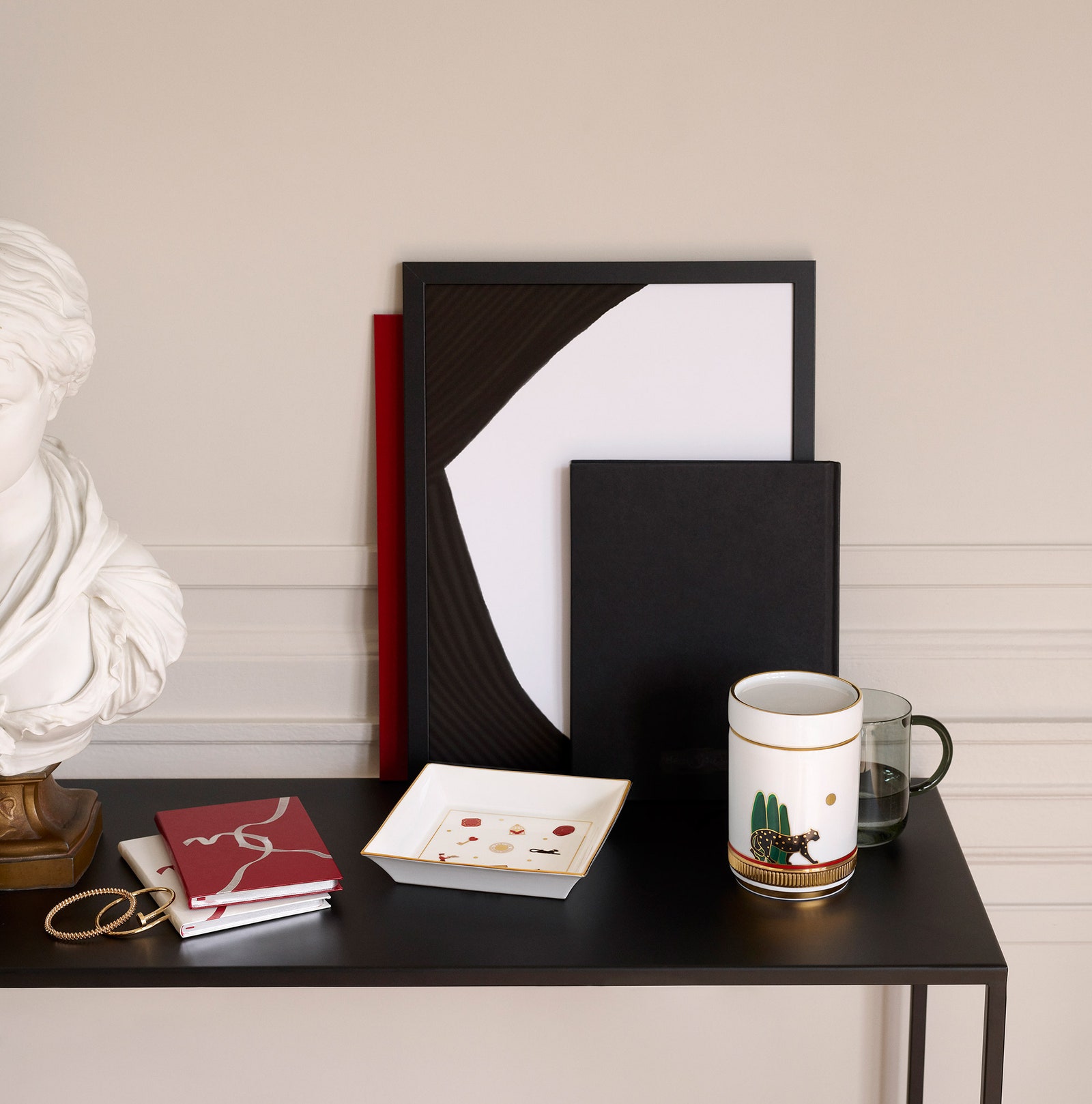 Новые коллекции подарков и аксессуаров для дома от Cartier