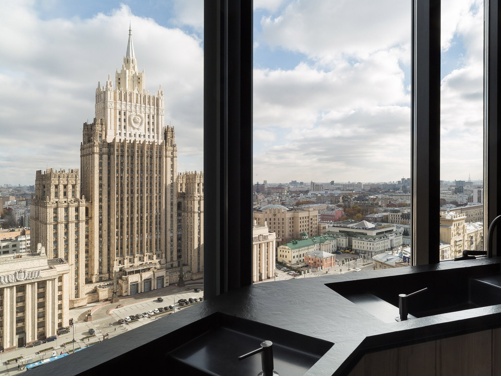 Laufen Bespoke: индивидуальные решения в московском проекте KRAUZEarchitects