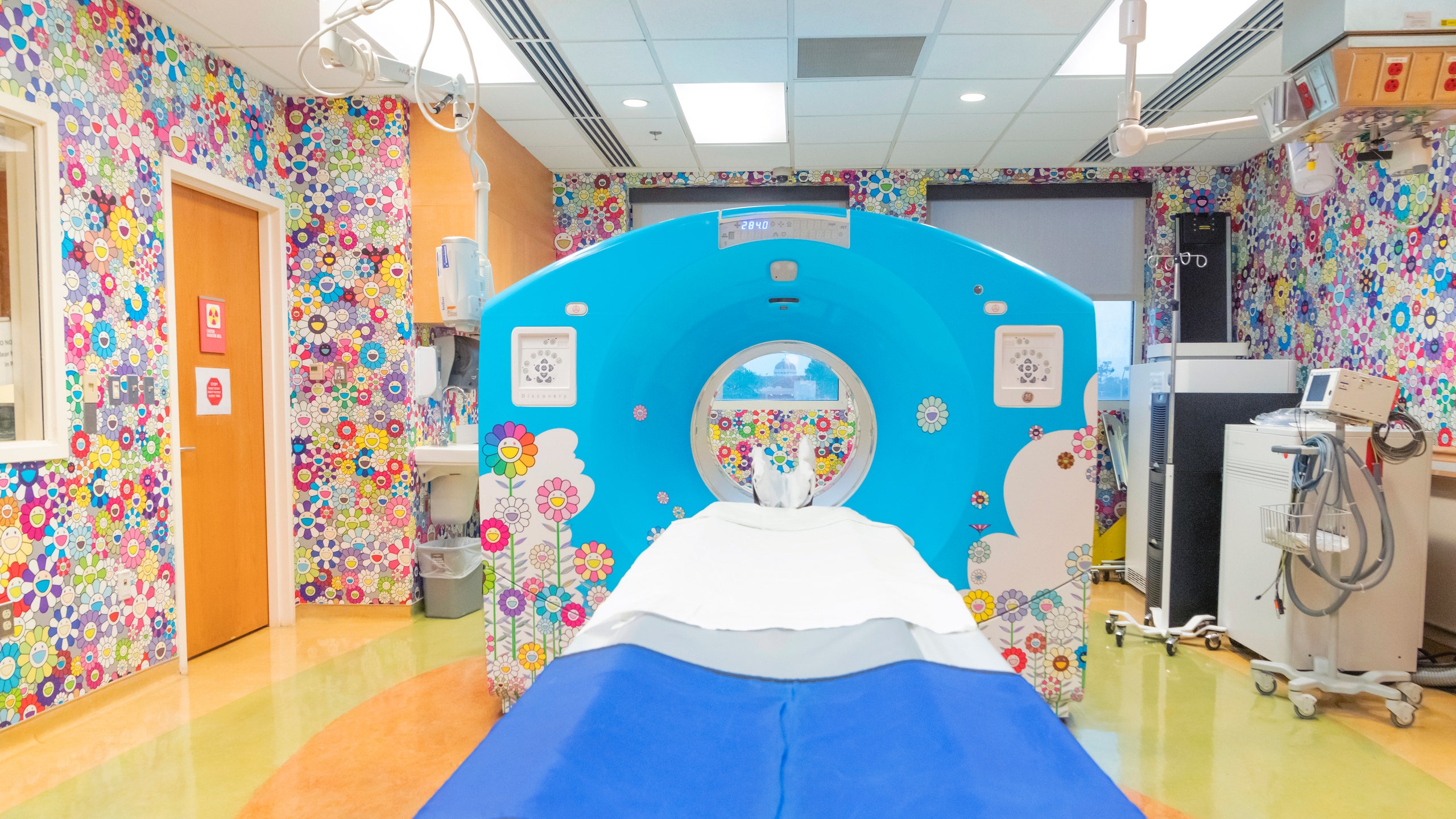 Такаси Мураками разрисовал палату в детском госпитале в Вашингтоне