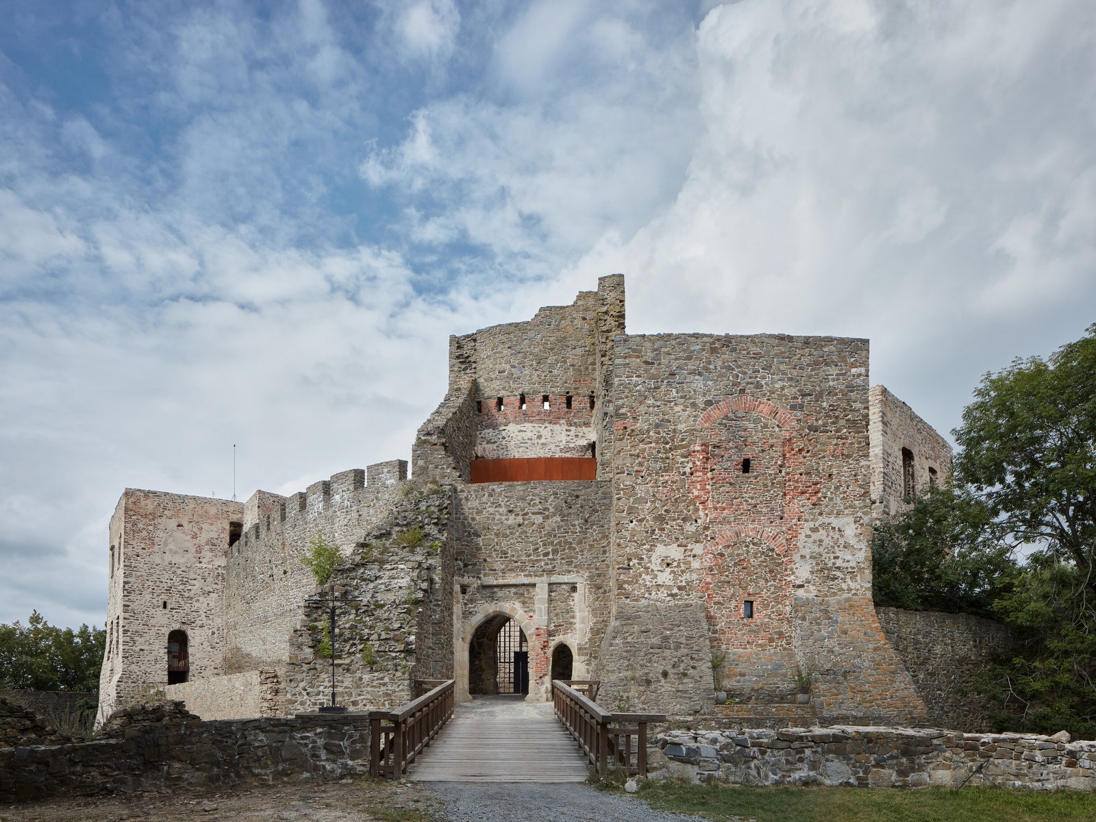 Достопримечательности Чехии руины замка Гельфтын