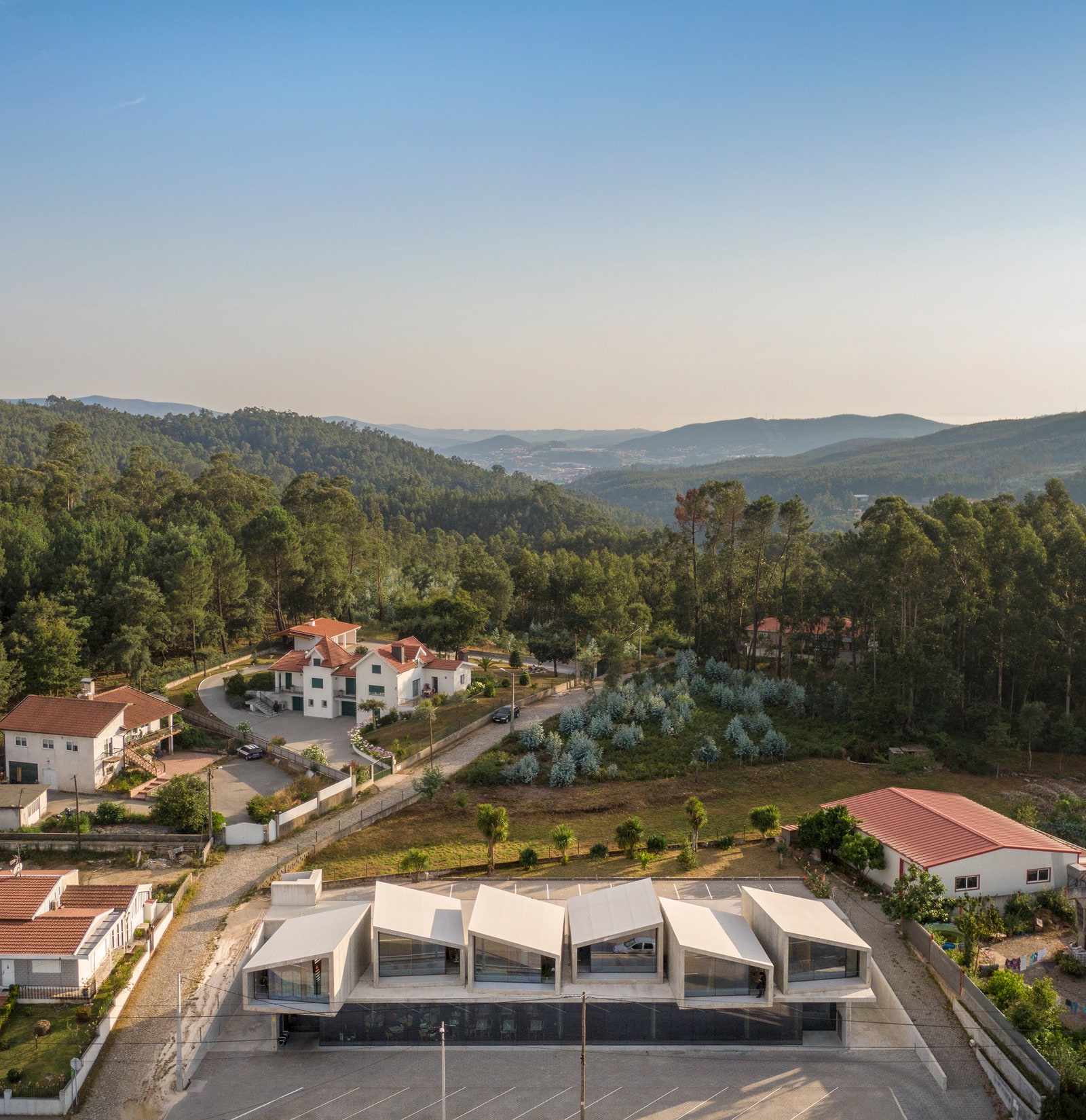 Бетонные модульные дома в Португалии