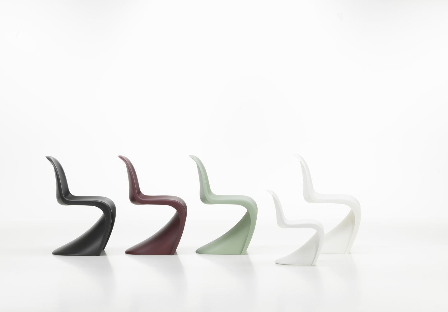Больше цвета обновленная коллекция стульев Panton Chair