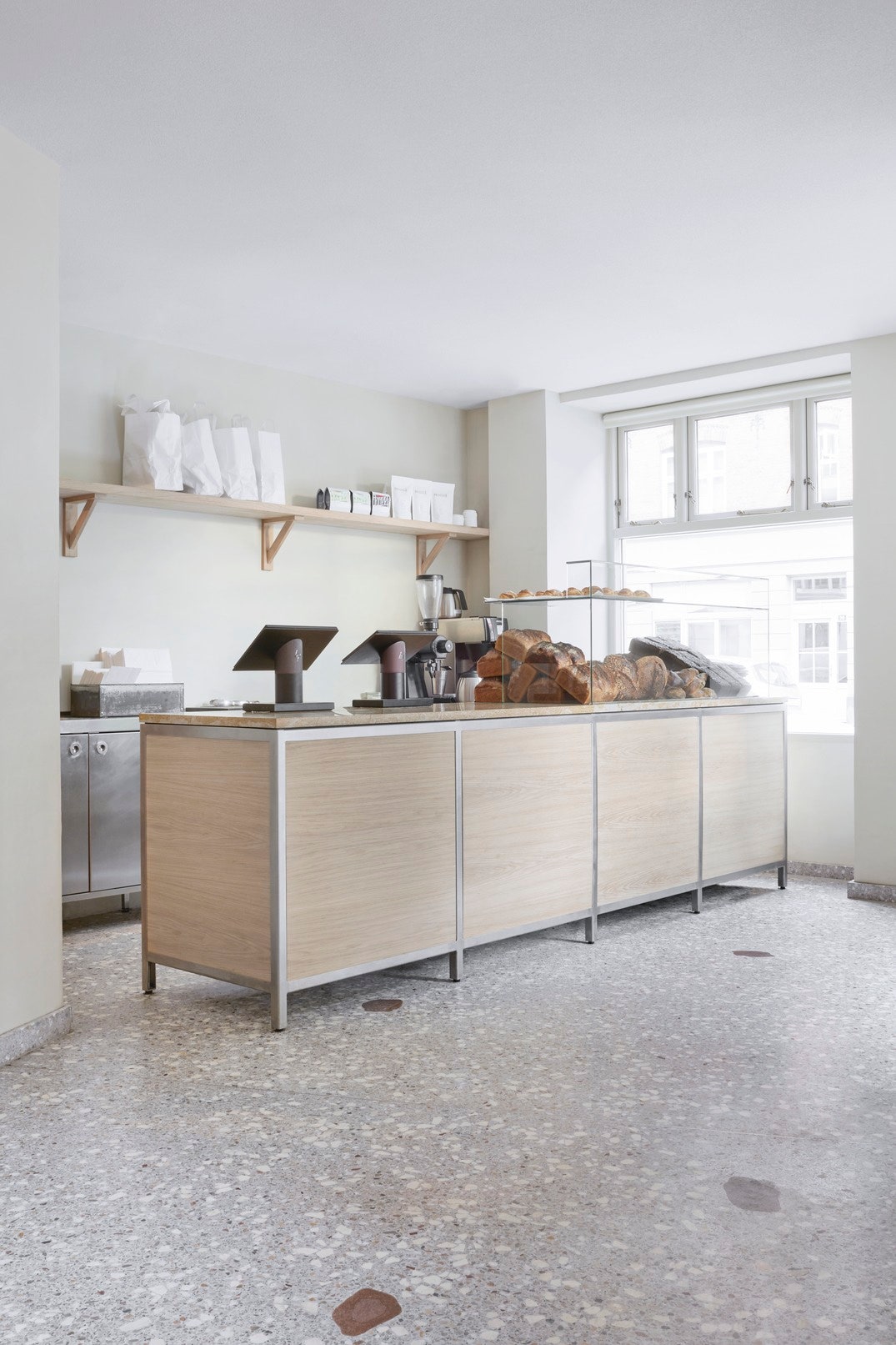 Минималистская пекарня в Копенгагене