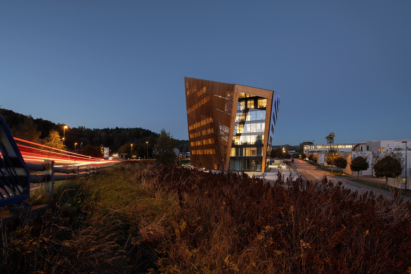 Бюро Snøhetta завершило строительство здания с положительным энергобалансом