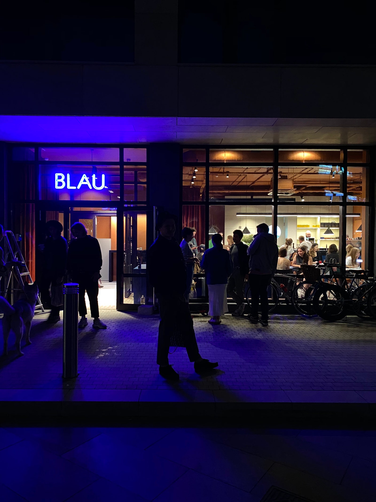 Уличная еда Стамбула и минимализм новое кафе Blau в Москве
