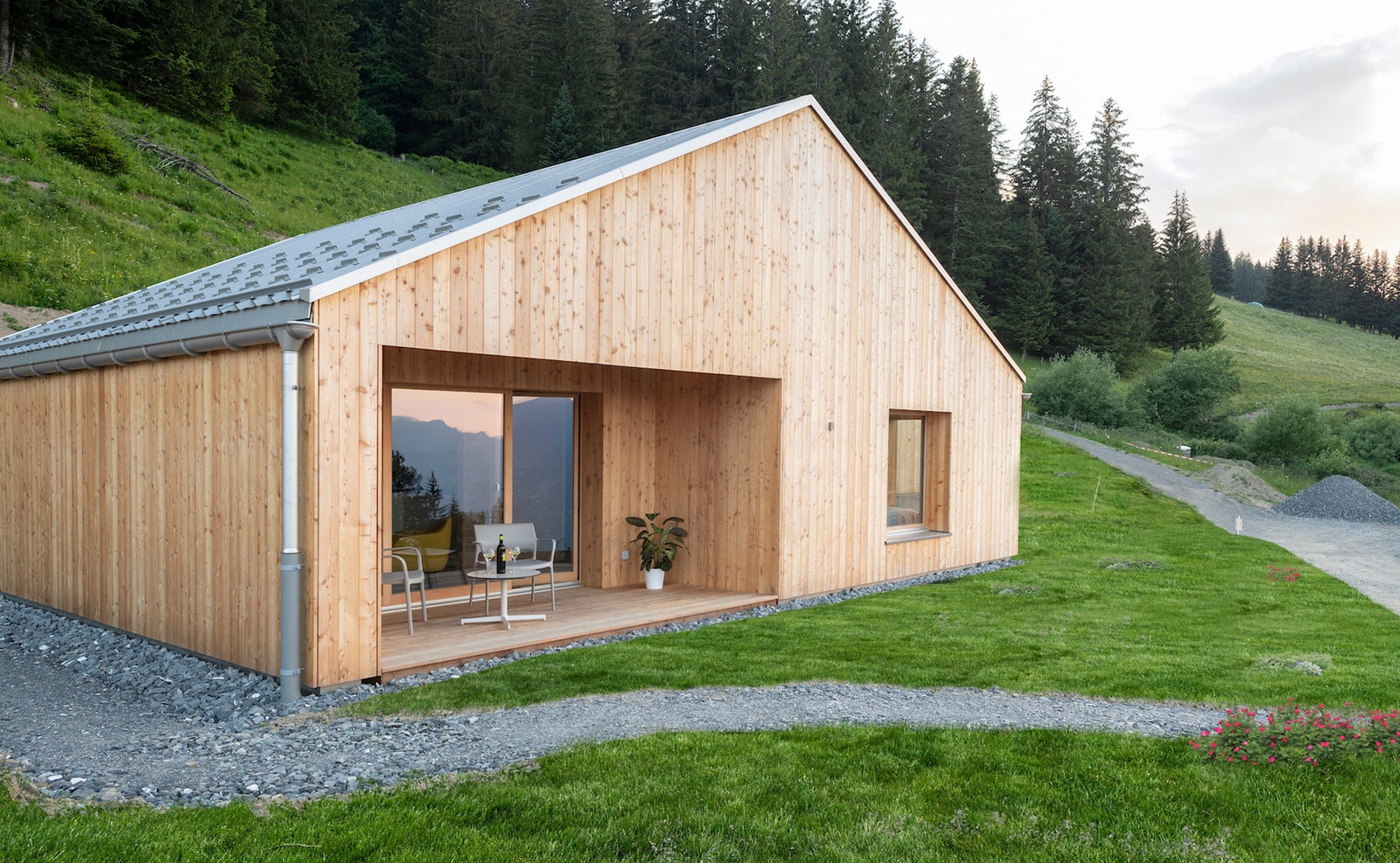 Экологически чистая деревня в Швейцарских Альпах