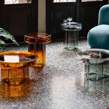 Стеклянные столики по дизайну Янниса Гикаса
