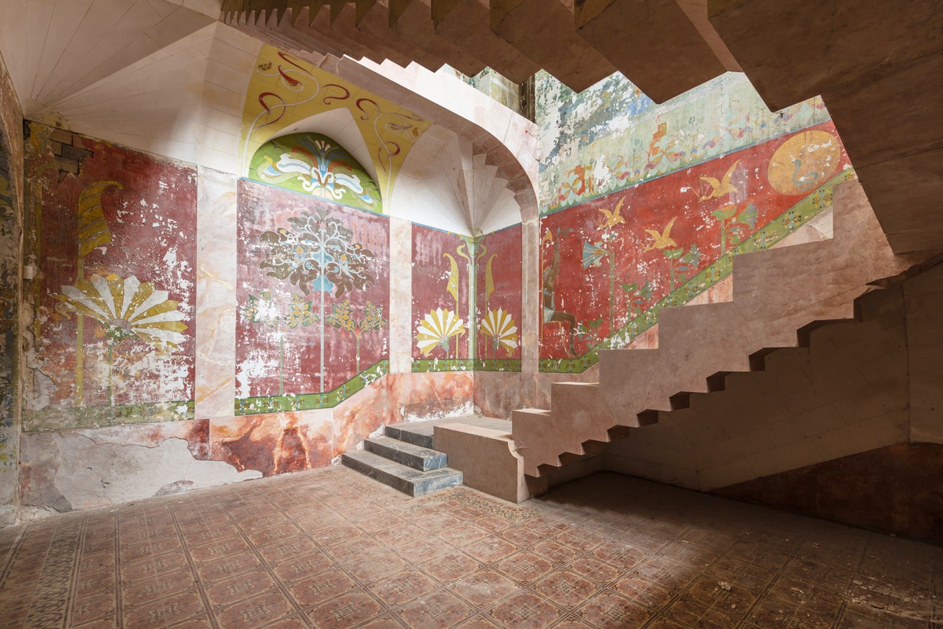 Архитектура в объективе руины замка Лоуренса в фотопроекте Ромена Вейона