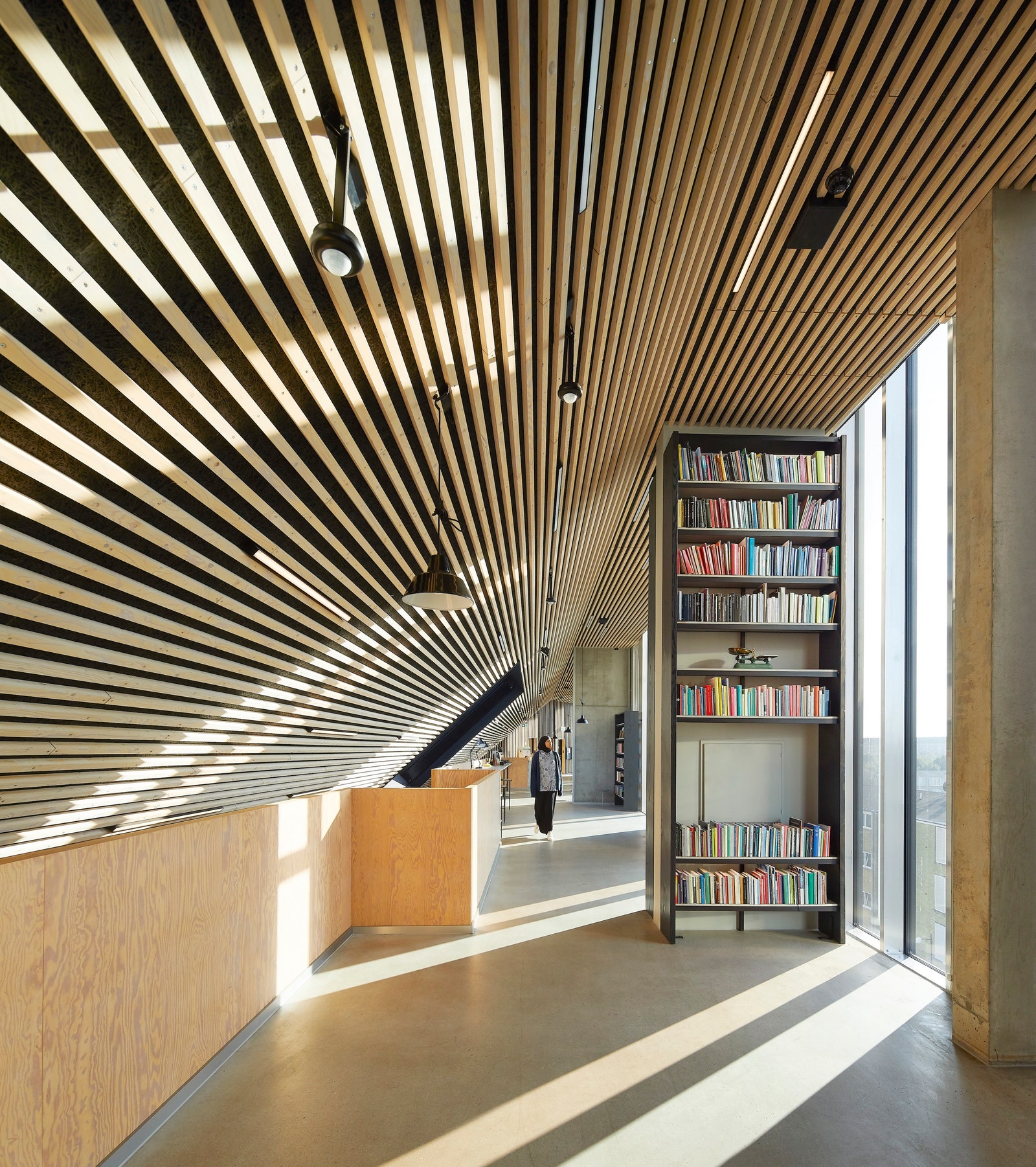 Библиотека по проекту COBE в Копенгагене в объективе Hufton  Crow