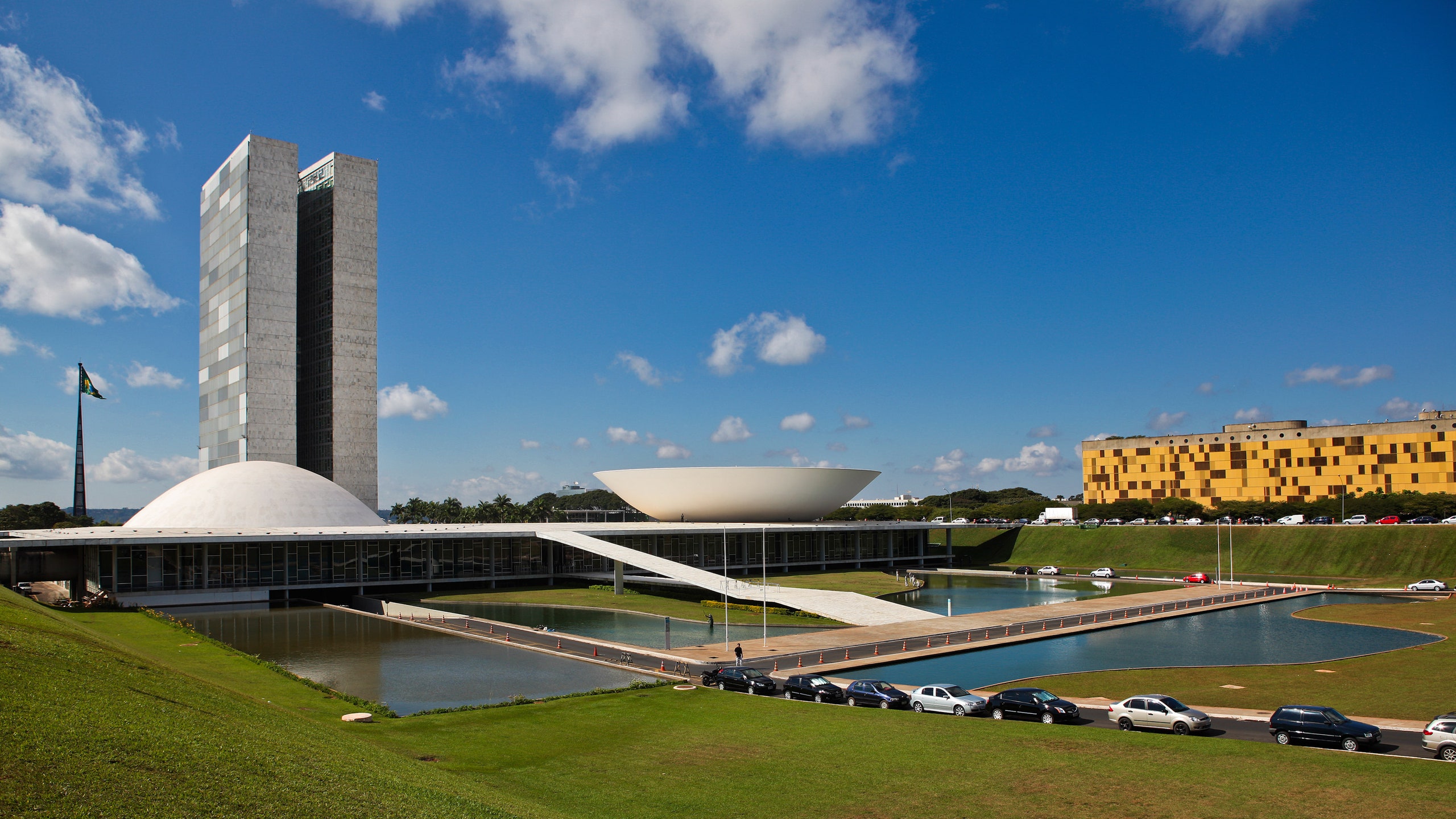 Бразилиа 60 лет со дня основания легендарного модернистского города