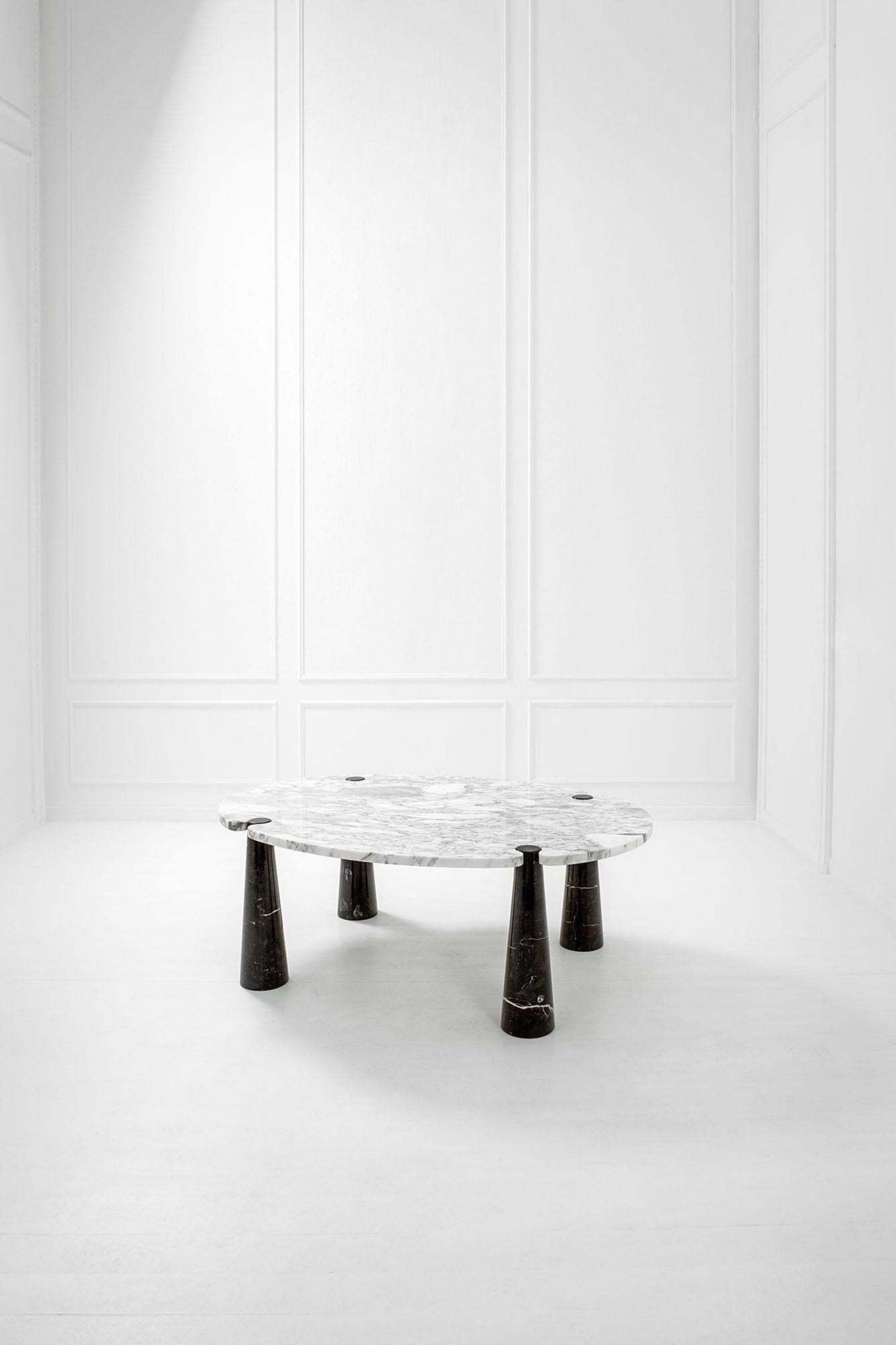Большой стол из серии Eros Анджело Манджаротти . Белый мрамор Arabescato черный испанский мрамор Nero Marquina 72 x 200...