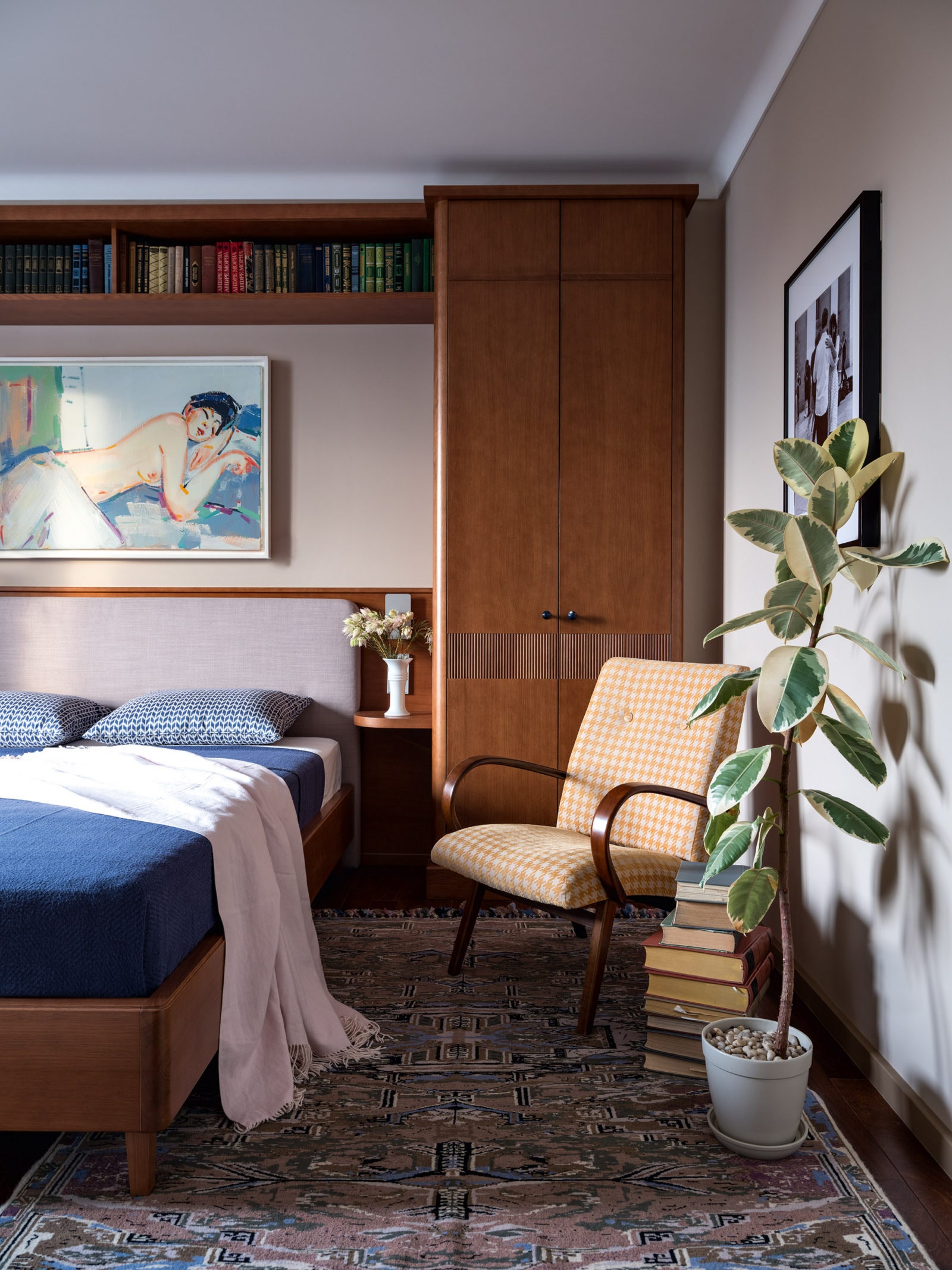 Спальня в квартире по проекту Натальи Юнг и Светланы Озеровой. Фото Евгений Кулибаба.