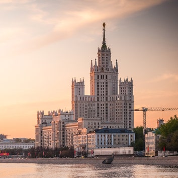 Сталинские высотки: история 4 легендарных зданий Москвы